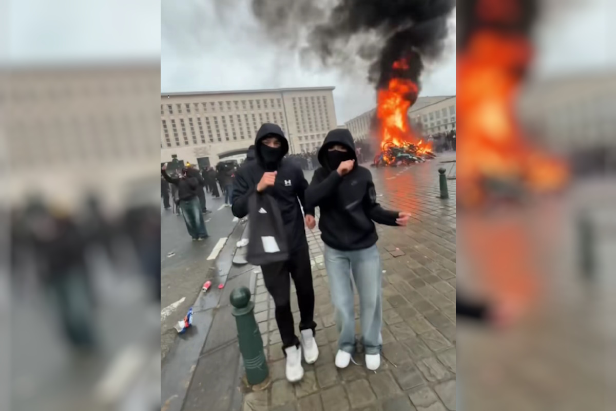 Γαλλία: Φωτιές και επεισόδια στους δρόμους αλλά η Gen Z χορεύει στο TikTok – Πώς βιώνουν οι νέοι το χάος στο Παρίσι;
