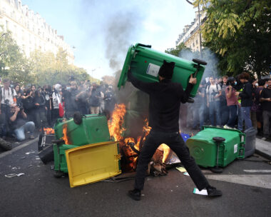 Διαδηλωτές στο παρίσι