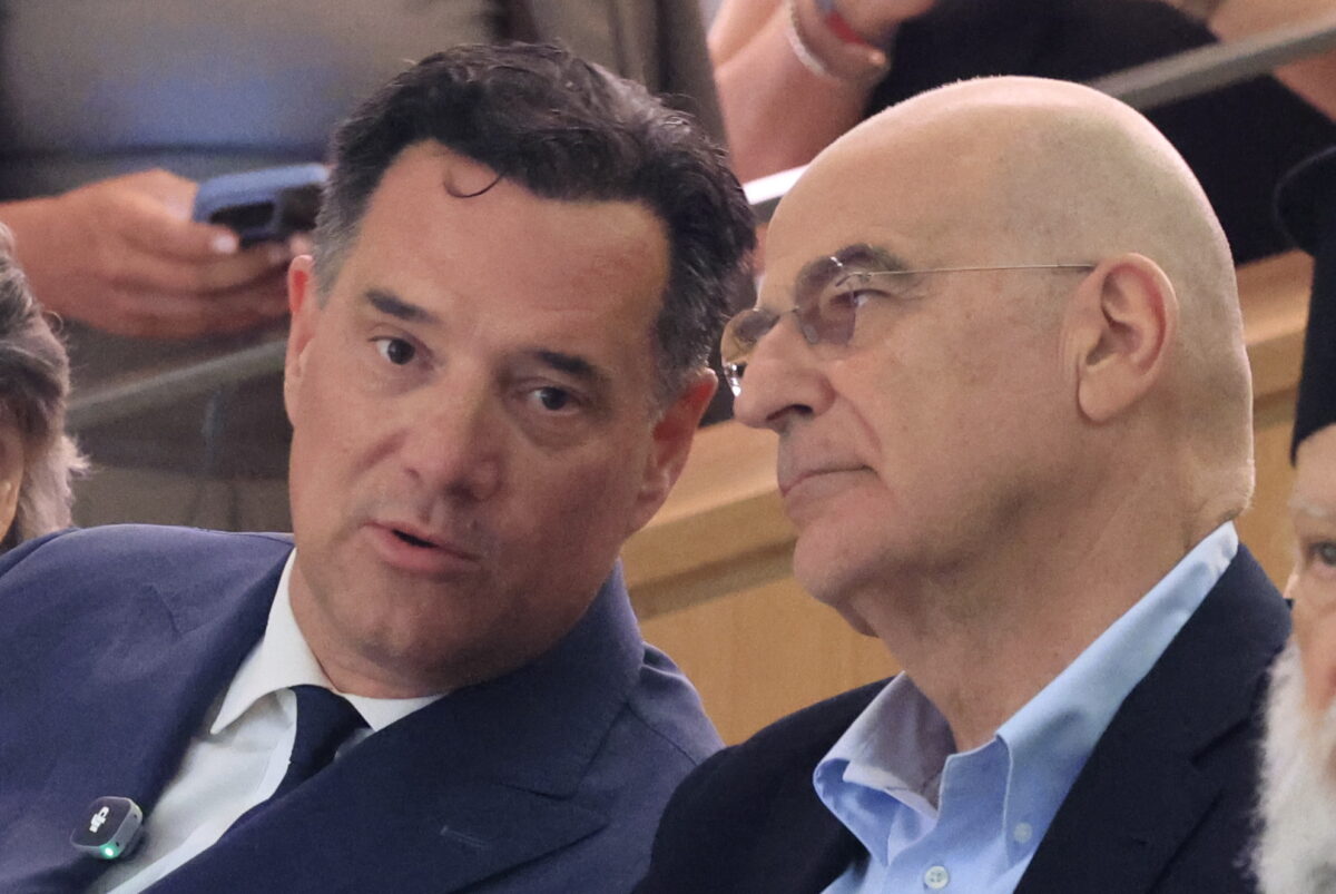 Γεωργιάδης μετά τα «καρφιά» για τις απουσίες στα γενέθλια της ΝΔ: «Τι κόντρα να έχω με τον Δένδια;»