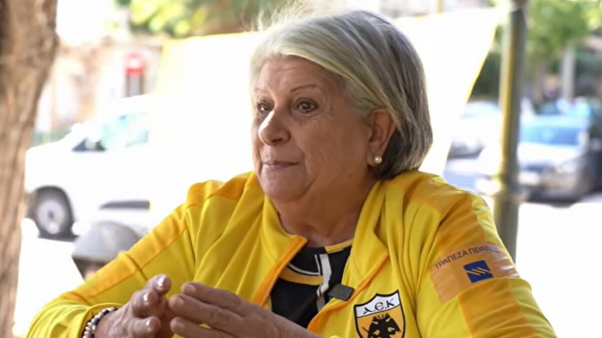Η γιαγιά με το καπνογόνο στο ΑΕΚ TV: «Για εμάς τους πρόσφυγες, η ΑΕΚ είναι θρησκεία»