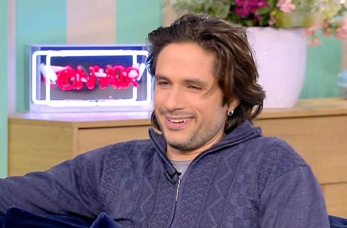 Γιάννης Νιάρρος: «Είμαι δύο χρόνια παντρεμένος και 14 χρόνια σε σχέση, δεν έχει καμία διαφορά»