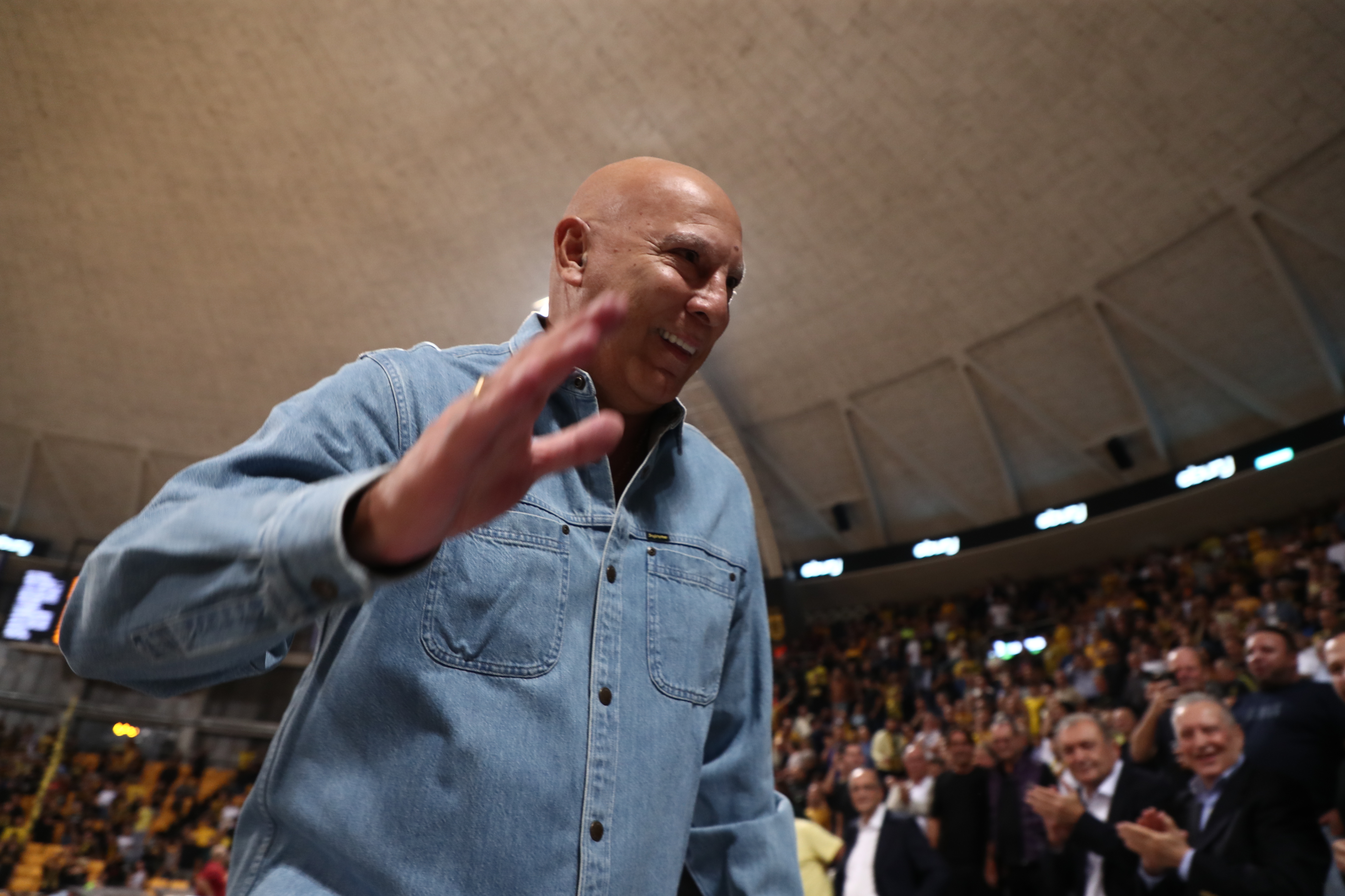 Άρης: Οι Νίκος Γκάλης και Ρίτσαρντ Σιάο αποθεώθηκαν στην είσοδό τους στο Αλεξάνδρειο για το ματς με την Μπούργος