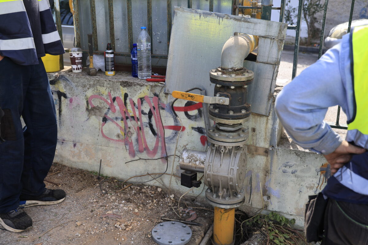 Ερευνες από ειδικό κλιμάκιο πραγματοποιήθηκαν στο σχολικό συγκρότημα της γκράβας, μετά την έντονη οσμή αερίου που προκάλεσε ανησυχία. οι αρμόδιες αρχές διερεύνησαν το περιστατικό, προκειμένου να εντοπιστεί η πιθανή πηγή της οσμής και να διαπιστωθεί εάν υπήρχε κίνδυνος για μαθητές, εκπαιδευτικούς και εργαζομένους.
Κυριακή 11 οκτωβρίου 2026 (ΓΙΩΡΓΟΣ ΚΟΝΤΑΡΙΝΗΣ