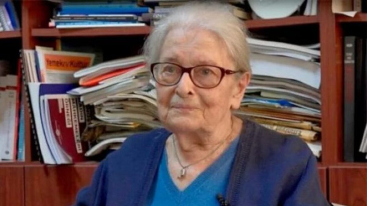 Ιωάννα Κουτσουράδη: Πέθανε στην Κωνσταντινούπολη η μεγάλη Ελληνίδα φιλόσοφος