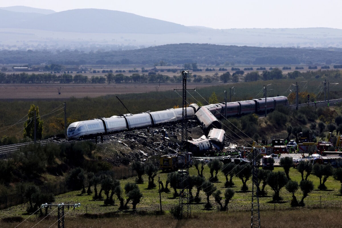 Σύγκρουση τρένων στην Ισπανία: Αναβλήθηκαν οι αγώνες του Copa del Rey μετά το πολύνεκρο δυστύχημα
