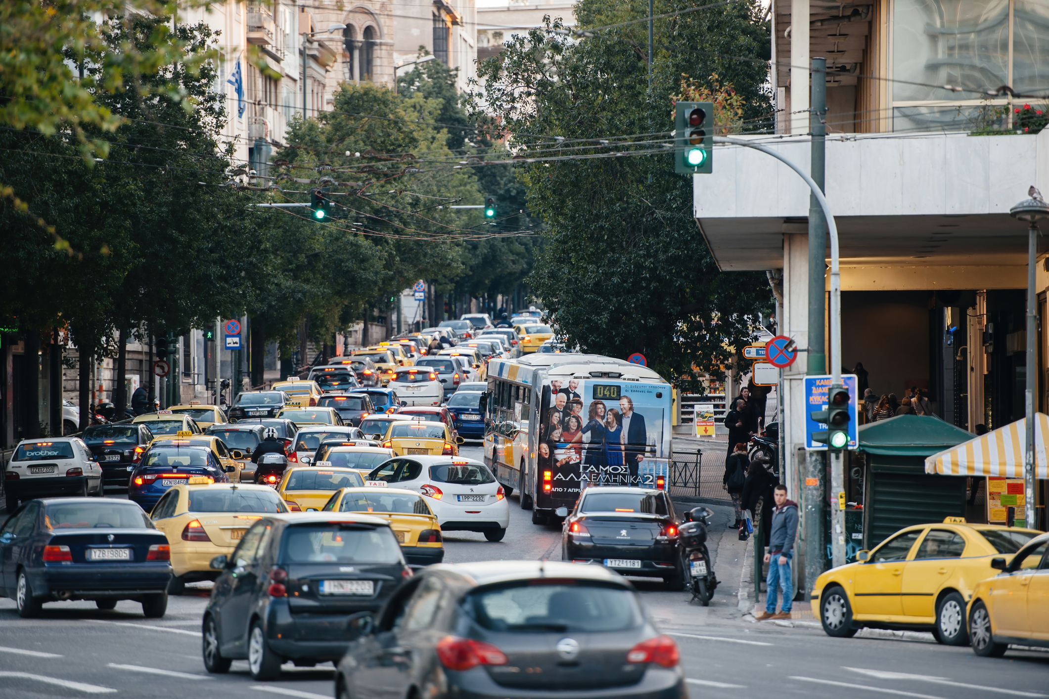 Δίπλωμα οδήγησης: Περισσότερη διαφάνεια με ψηφιακές αλλαγές και κλήρωση των εξεταστών – Πώς θα εκδίδονται οι πινακίδες