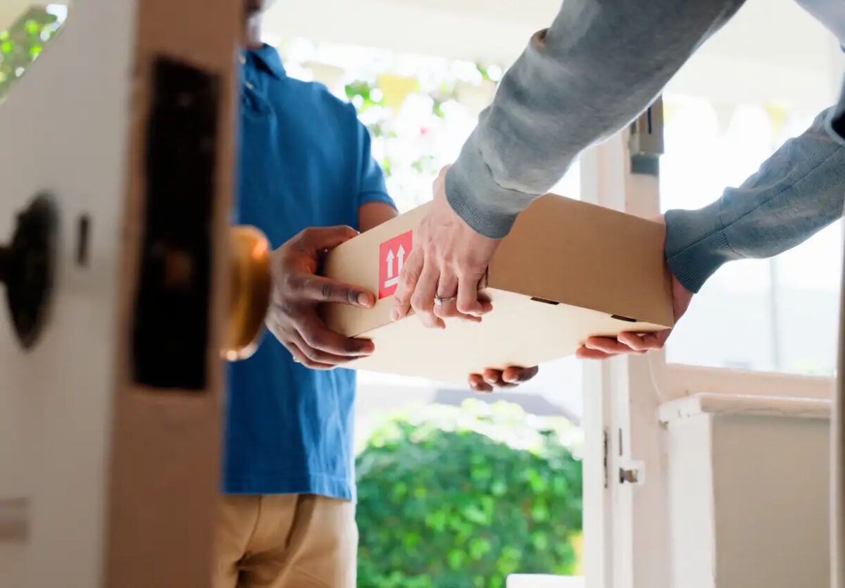 Courier: Υποχρεωτικές ηλεκτρονικές πληρωμές από τον Οκτώβριο - «Τσουχτερά» πρόστιμα