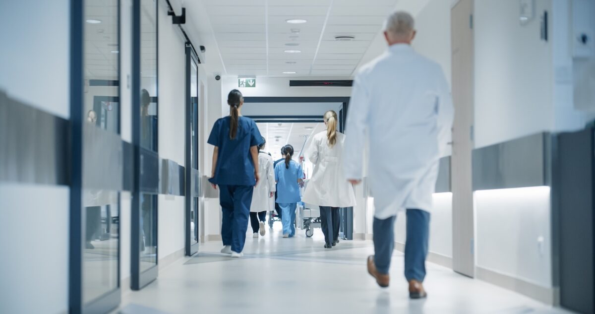 Βαρέα και Ανθυγιεινά στην Υγεία: Ποιοι μένουν εκτός ρύθμισης και πότε μπορούν να συνταξιοδοτηθούν - Παραδείγματα