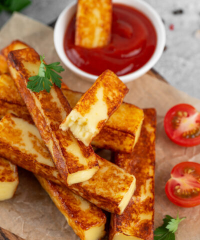 Τραγανά μπαστουνάκια από χαλούμι στο airfryer