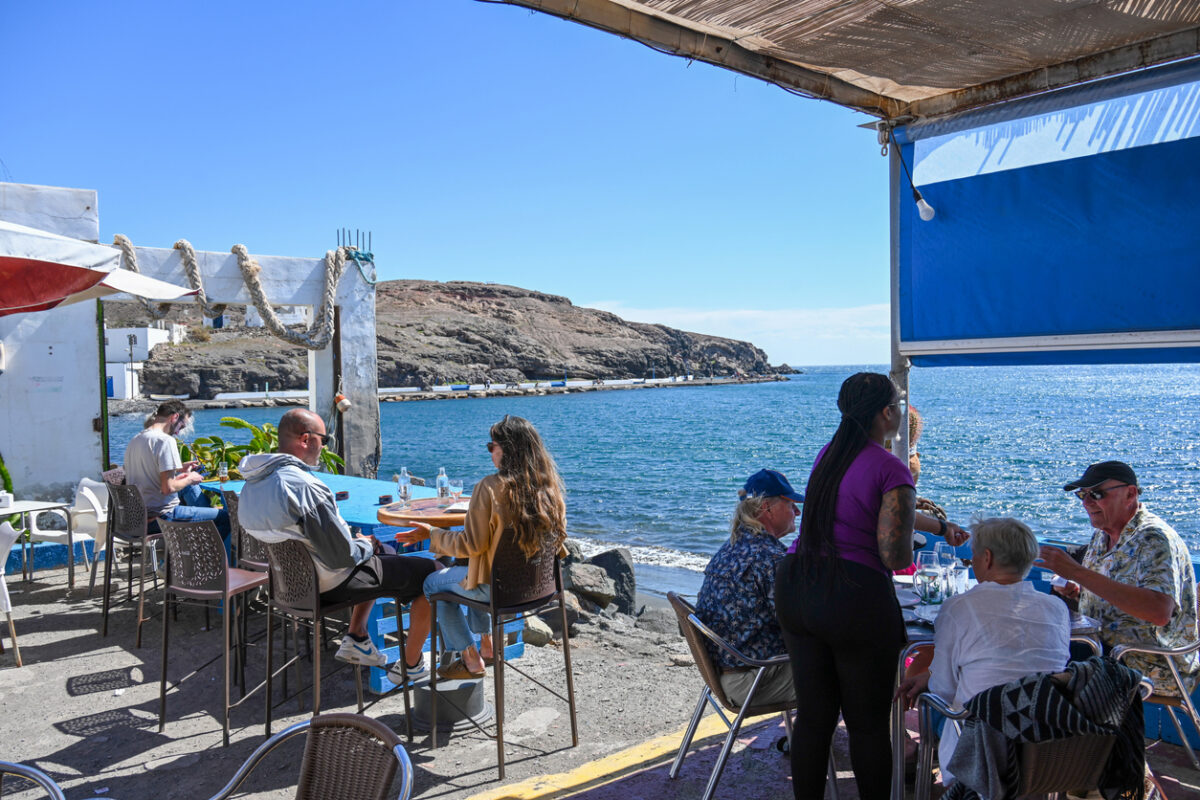 Έως και 91% υψηλότεροι μισθοί στα νησιά – Τι δείχνει έρευνα για τις αμοιβές ανά κλάδο | Επικαιρότητα στο PlusTV.gr