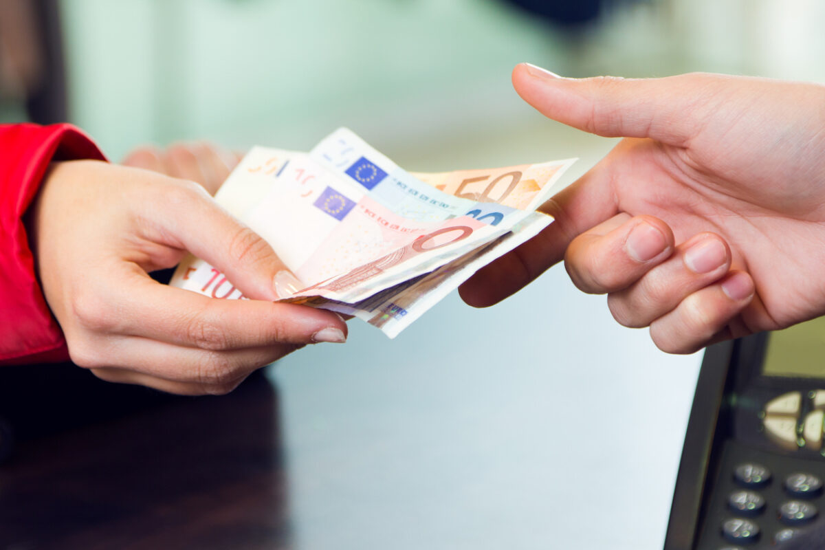 Ξέπλυμα χρήματος: Το «πλυντήριο» κρύβεται ακόμη και στους λογαριασμούς κοινής ωφέλειας - Ποιες είναι οι μέθοδοι των κυκλωμάτων