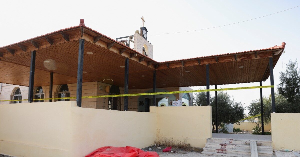 Ιορδανία: Συγκλονίζει επιζών της επίθεσης σε εκκλησία Ιορδανία: Συγκλονίζει επιζών της επίθεσης σε εκκλησία