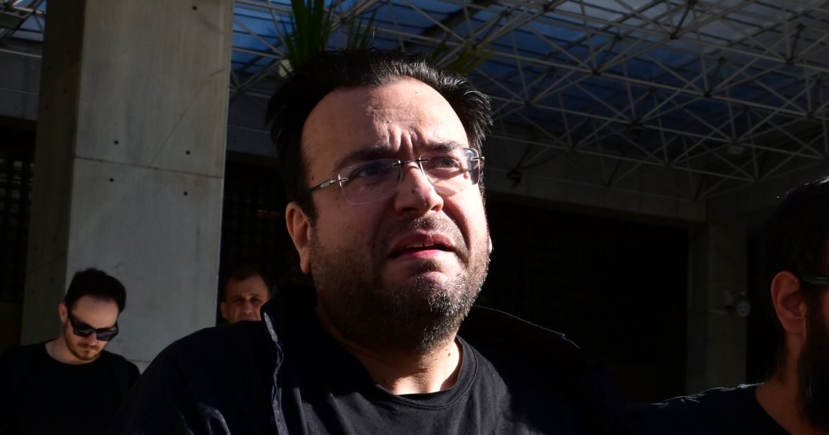 Φίλιππος Καμπούρης: Στη ΓΑΔΑ 10 τραγουδιστές για να καταθέσουν για το κύκλωμα που εξαπατούσε τον ΕΦΚΑ Φίλιππος Καμπούρης: Στη ΓΑΔΑ 10 τραγουδιστές για να καταθέσουν για το κύκλωμα που εξαπατούσε τον ΕΦΚΑ