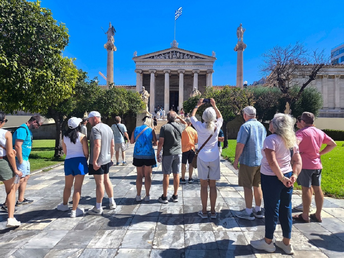 Καιρός αύριο: Νέα άνοδος της θερμοκρασίας και τοπικές βροχές