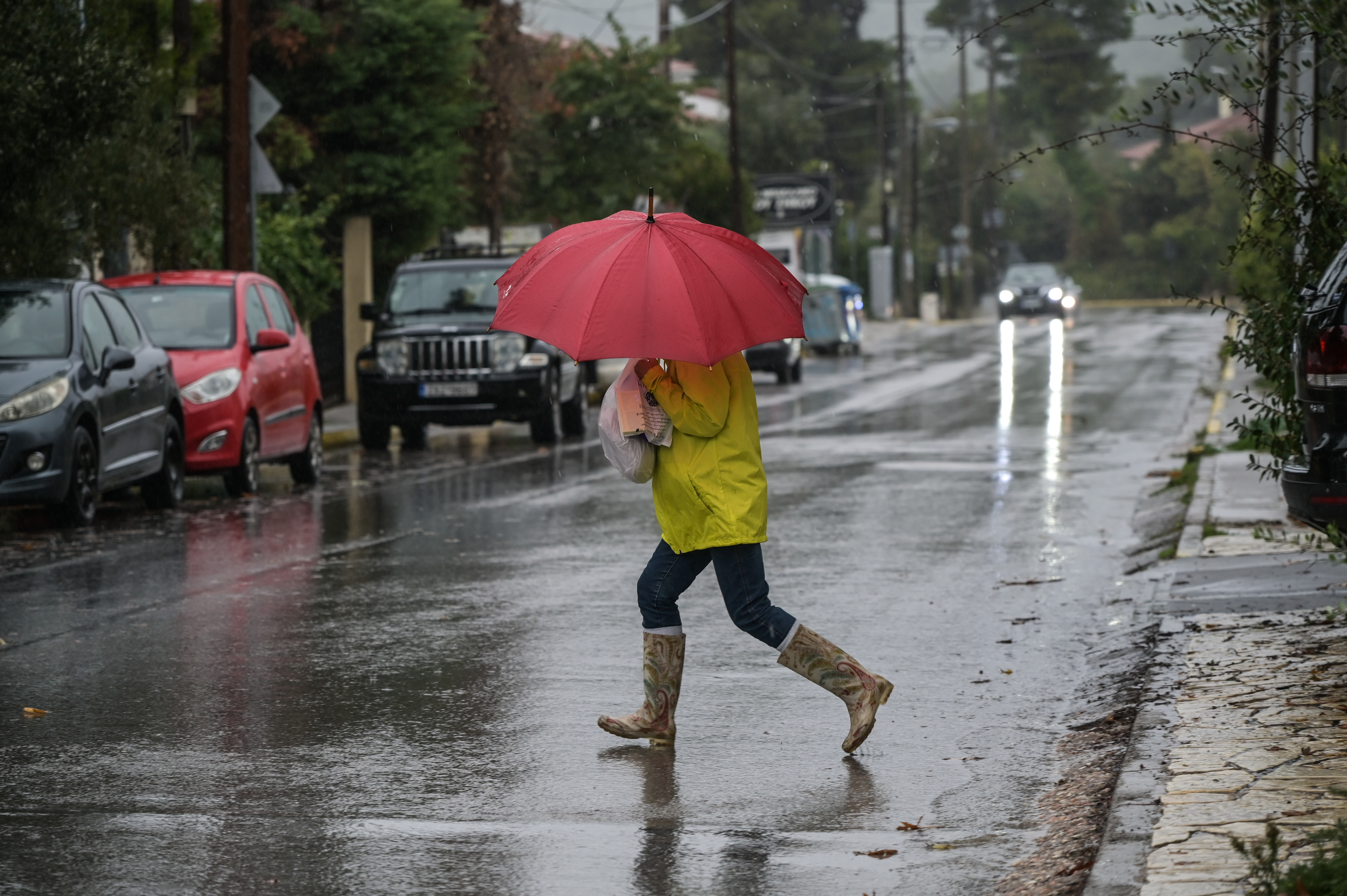 Τριήμερο με βροχές, κρύο και 7 μποφόρ – Κατακόρυφη πτώση της θερμοκρασίας και στην Αττική με μονοψήφιες τιμές