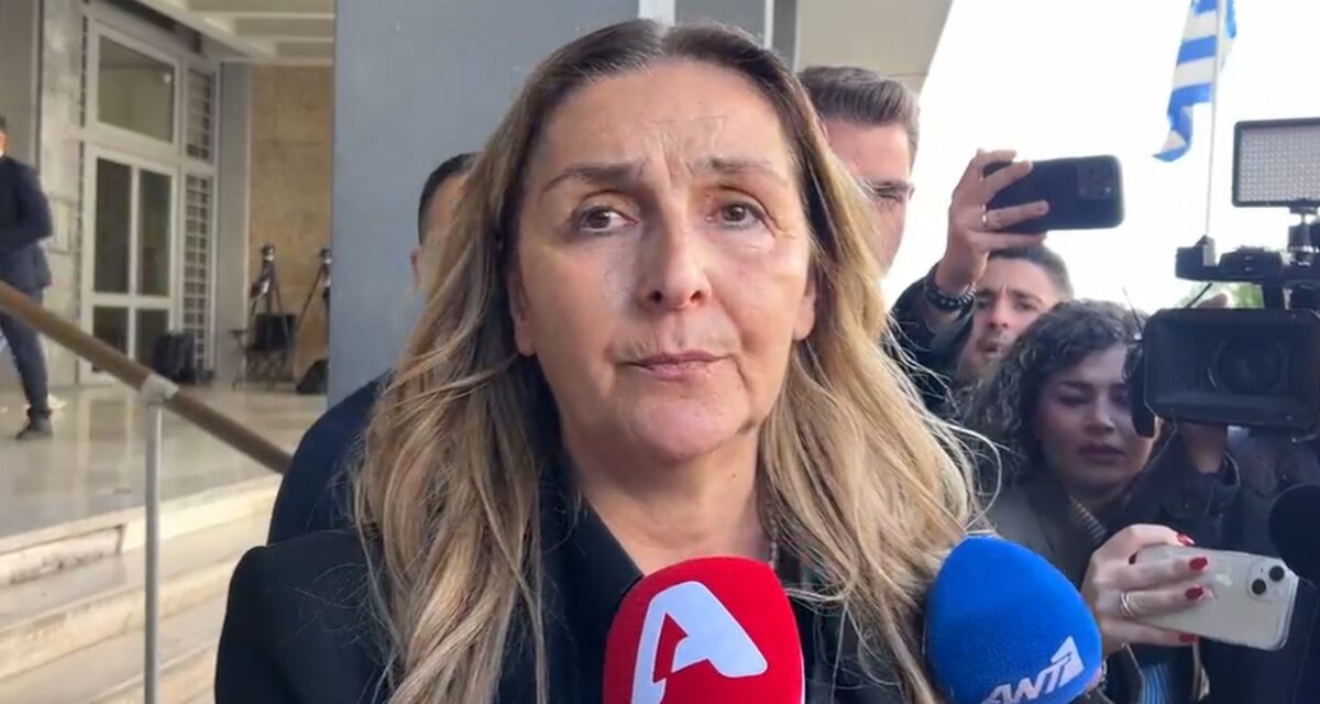 Η Μελίνα Κακουλίδου, μητέρα του Άλκη Καμπανού