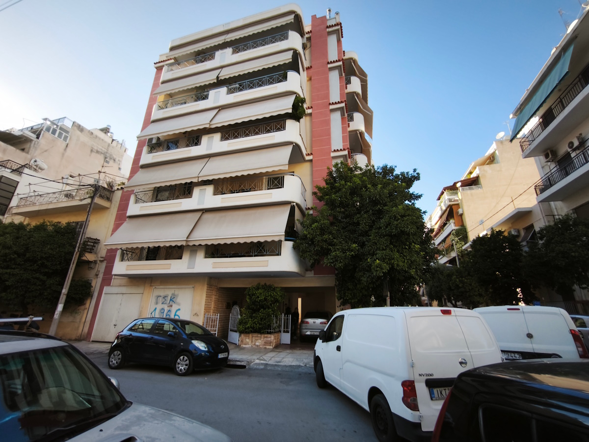 Καλλιθέα: «Μας είπαν ότι μπήκαν βόμβες επί της Λασκαρίδου και να βγούμε έξω» λένε κάτοικοι – Απομακρύνθηκαν τα φιαλίδια