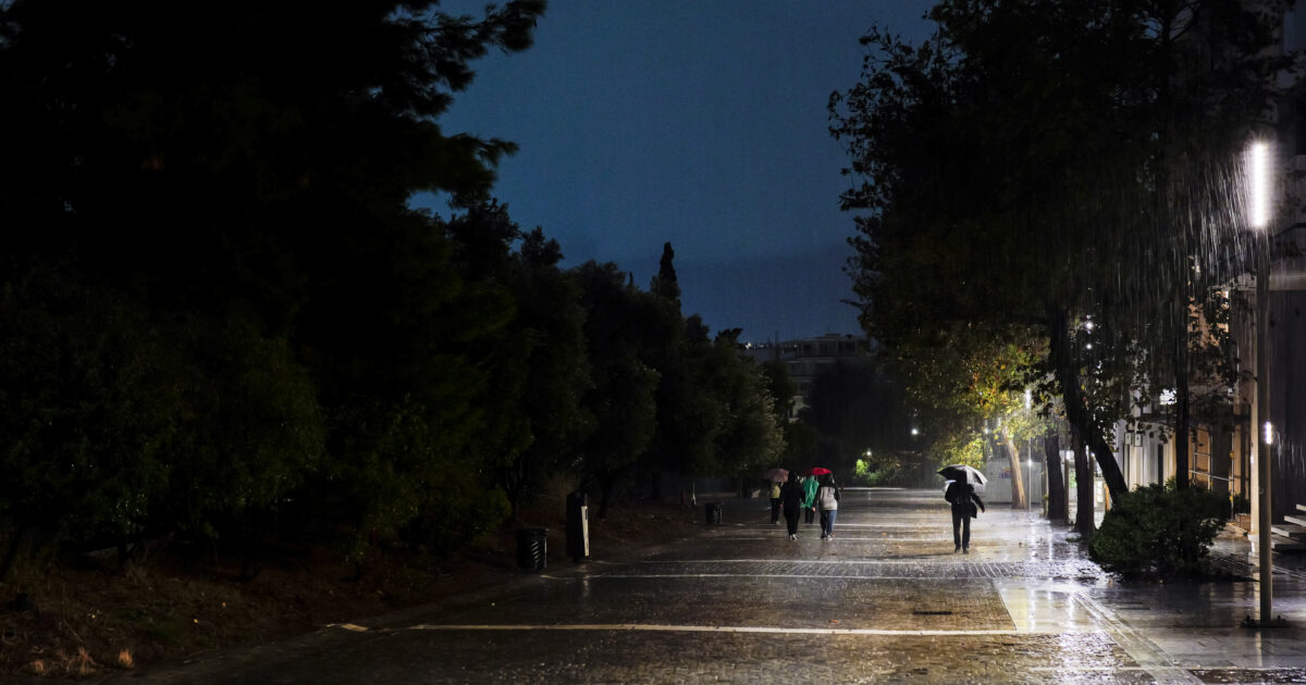 Καιρός: Ισχυρές καταιγίδες και δυνατός αέρας για τις επόμενες 48 ώρες σε όλη την Ελλάδα Καιρός: Ισχυρές καταιγίδες και δυνατός αέρας για τις επόμενες 48 ώρες σε όλη την Ελλάδα