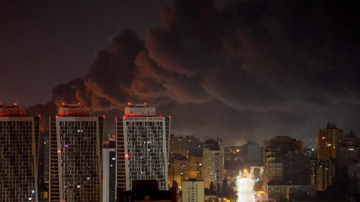 Smoke rises in the city during a Russian missile strike, amid Russia's attack on Ukraine, in Kyiv, Ukraine October 7, 2026. REUTERS/Gleb Garanich TPX IMAGES OF THE DAY
