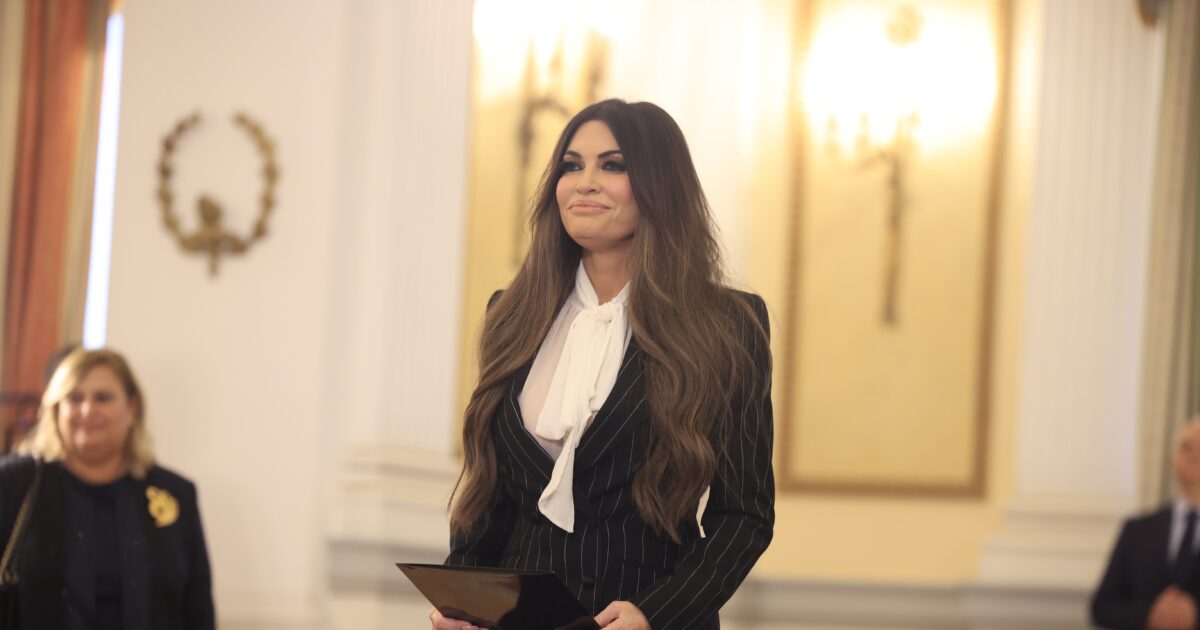 Η Κίμπερλι Γκιλφόιλ έμαθε από την τηλεόραση για την αποπομπή της Η Κίμπερλι Γκιλφόιλ έμαθε από την τηλεόραση για την αποπομπή της