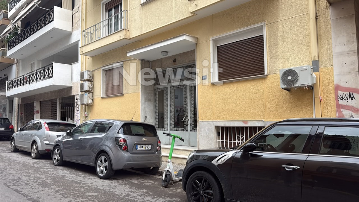 Κυψέλη: Δίδυμα 2 ετών βρέθηκαν μόνα τους σε διαμέρισμα – Χειροπέδες στη μητέρα τους | Επικαιρότητα στο PlusTV.gr