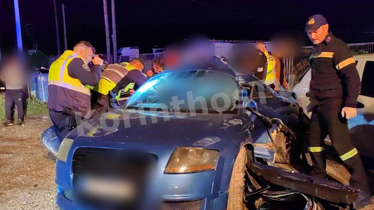 Σοβαρό τροχαίο στο Δέλτα Κορίνθου με σύγκρουση δύο αυτοκινήτων που έγιναν άμορφες μάζες - Βίντεο και φωτογραφίες