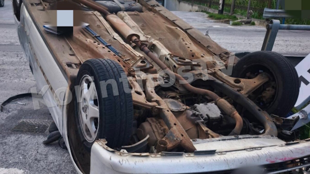 Σοβαρό τροχαίο με ανατροπή αυτοκινήτου στην Αλμυρή Κορινθίας - Μία τραυματίας