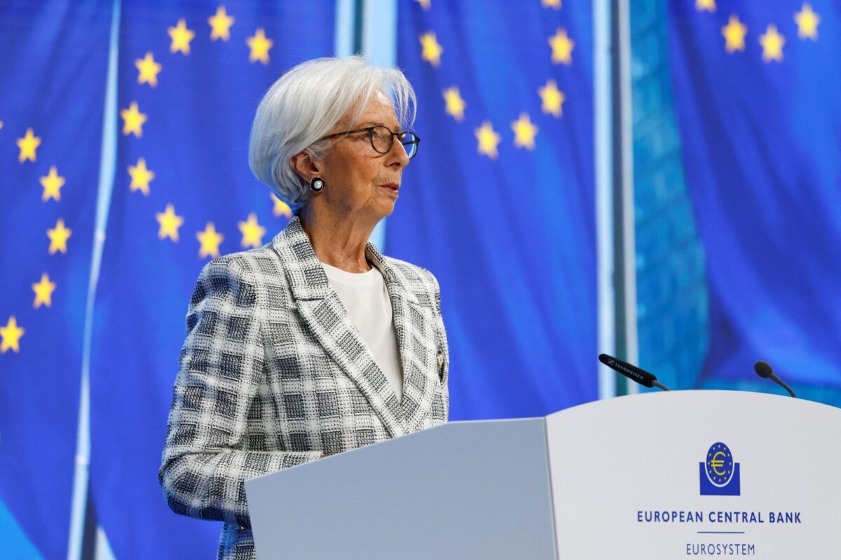 Κριστίν Λαγκάρντ ή «Madame Lagaffe»: Την έλεγαν «άσχετη» με τα οικονομικά αλλά έγραψε τη δική της ιστορία ως πρόεδρος της ΕΚΤ