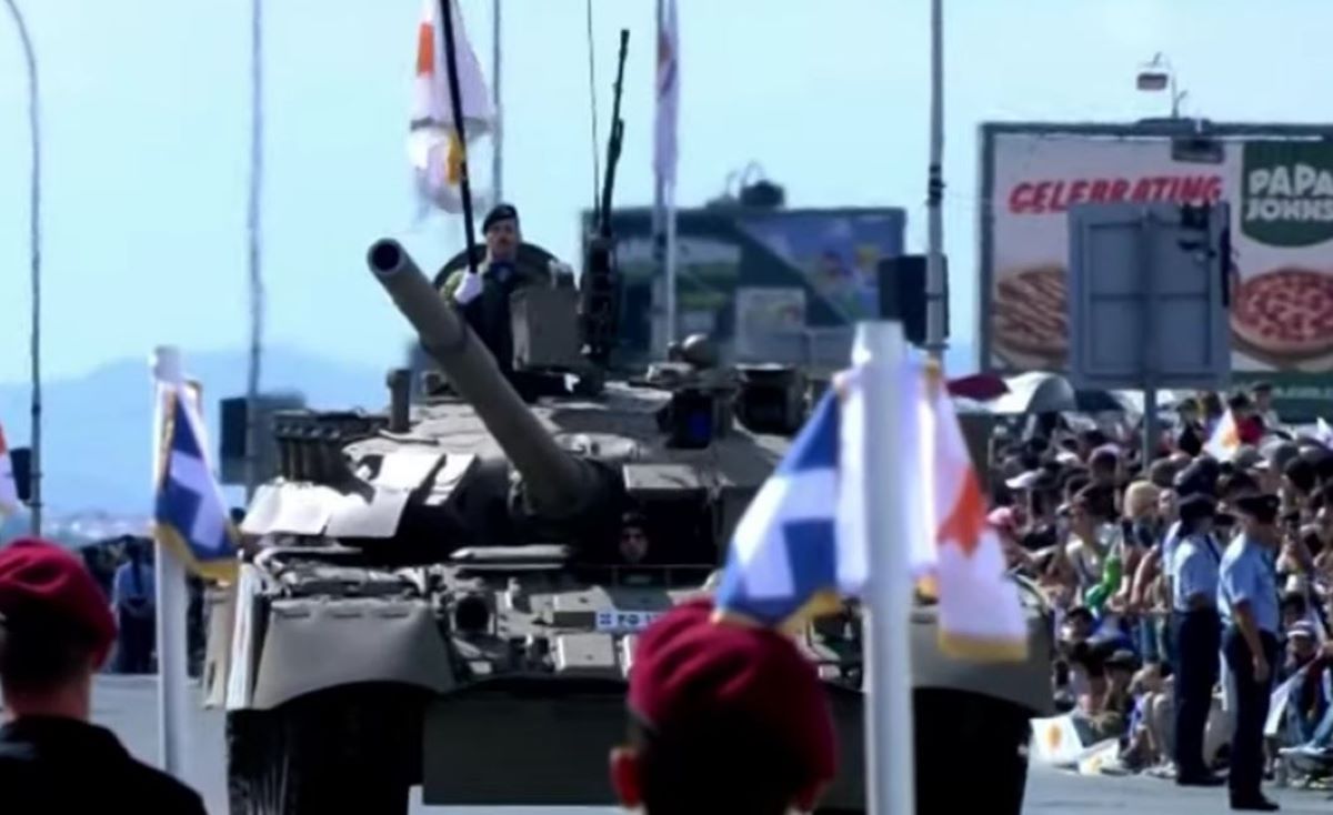 66 χρόνια Κυπριακής Δημοκρατίας: Δείτε live τη στρατιωτική παρέλαση στη Λευκωσία - Πέταξαν 4 ελληνικά F-16