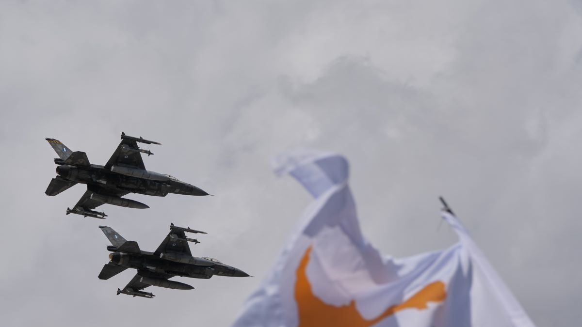 Στρατιωτική παρέλαση στην Κύπρο