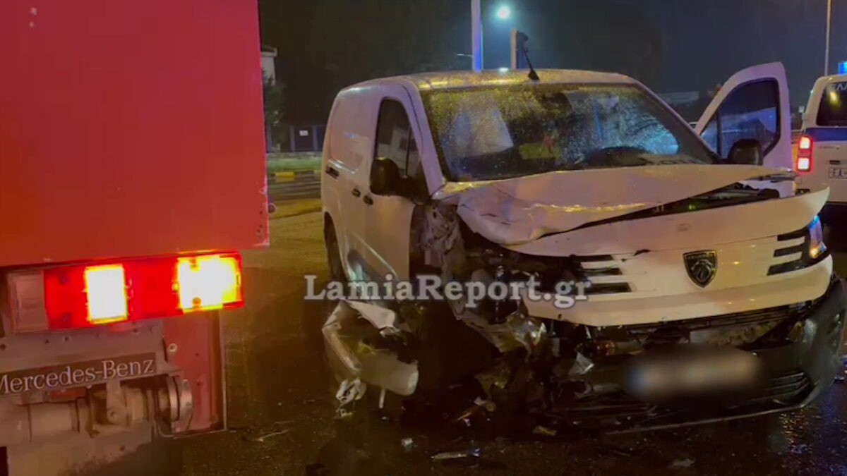 Τροχαίο στη Λαμία με 1 τραυματία - Πέρασε με κόκκινο και τον «εμβόλισε»