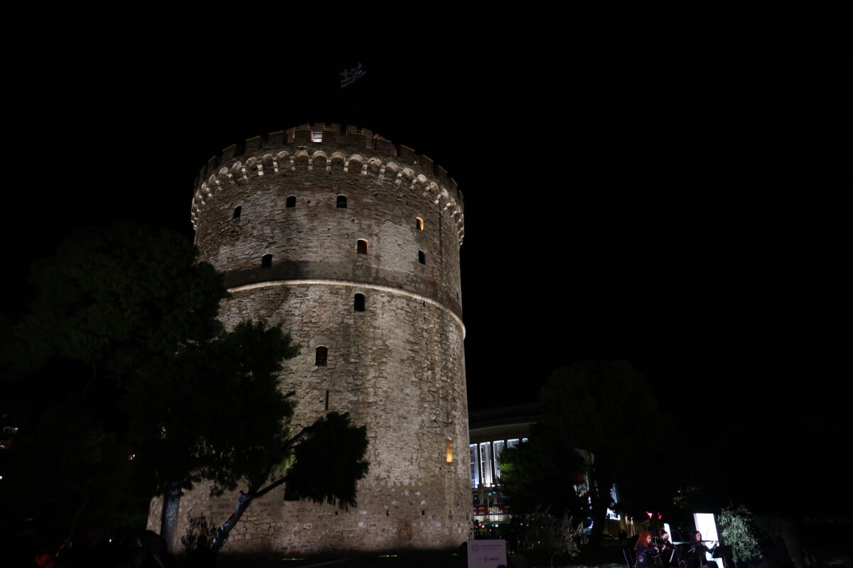 Τελετή απόδοσης του έργου φωτισμού ανάδειξης του Λευκού Πύργου παρουσία του Προέδρου της Δημοκρατίας Κωνστατίνου Τασούλα και του Πρωθυπουργού Κυριάκου Μητσοτάκη στη Θεσσαλονίκη. Τρίτη 27 Οκτωβρίου 2026 (ΒΑΣΙΛΗΣ ΒΕΡΒΕΡΙΔΗΣ