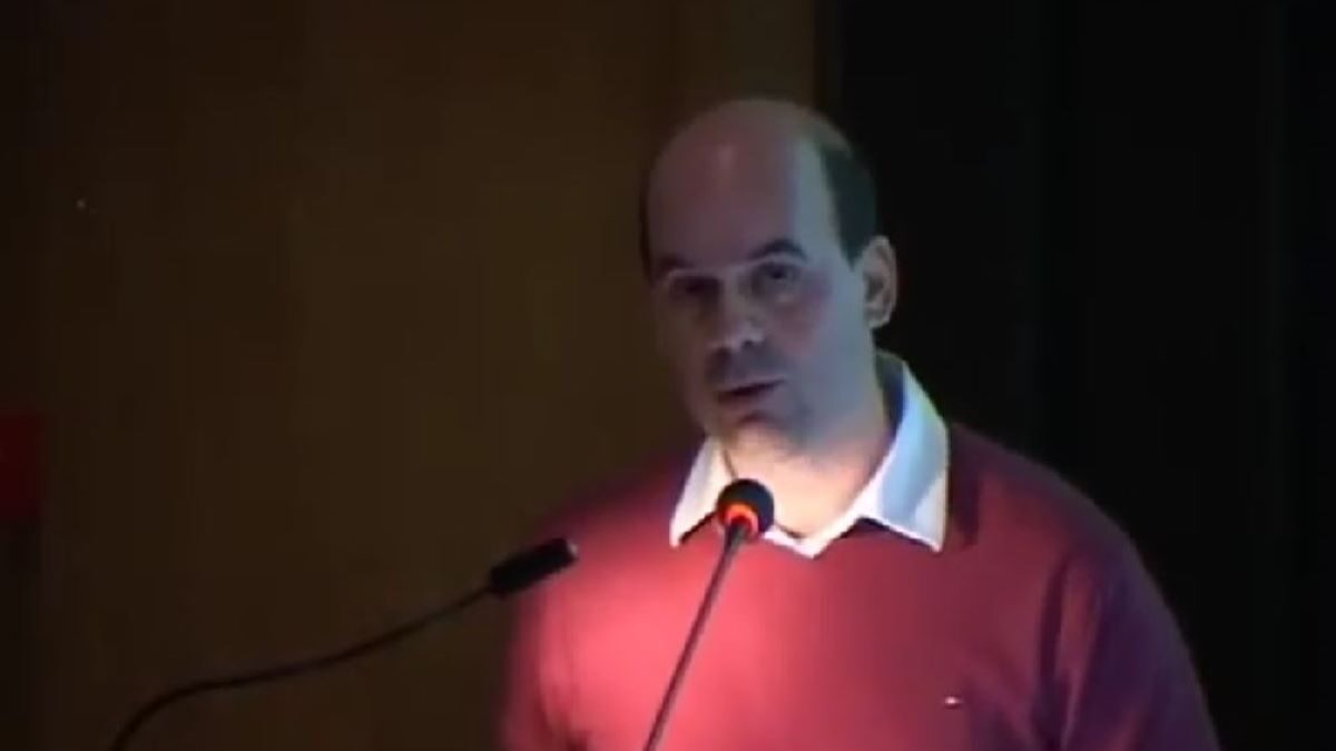 Ο αρχαιολόγος Γιάννης Λώλος