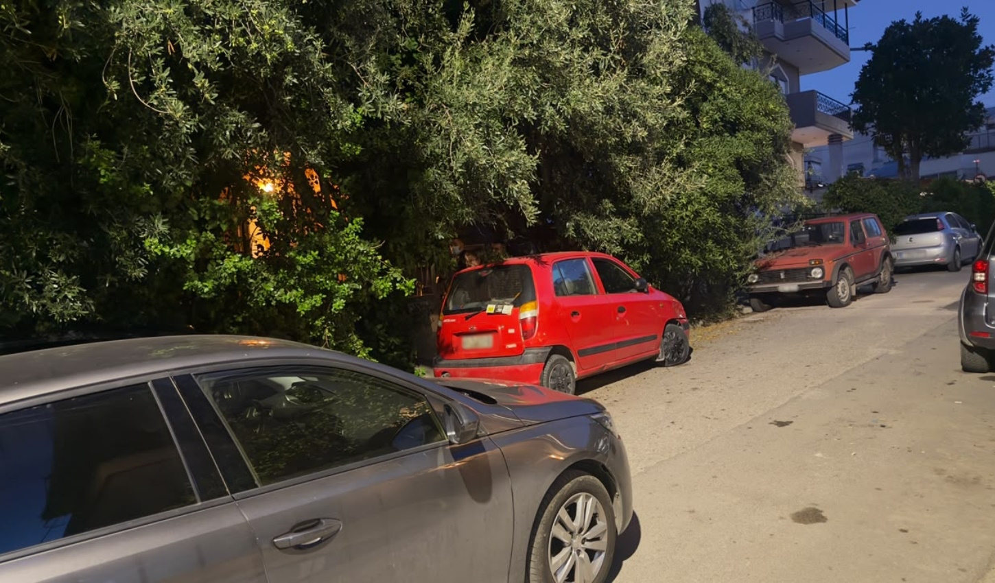 Γυναίκα βρέθηκε δολοφονημένη στο σπίτι της στο Μενίδι - Κρατείται ο γιος και ο ανιψιός της, ασφυξία «βλέπουν» οι αρχές