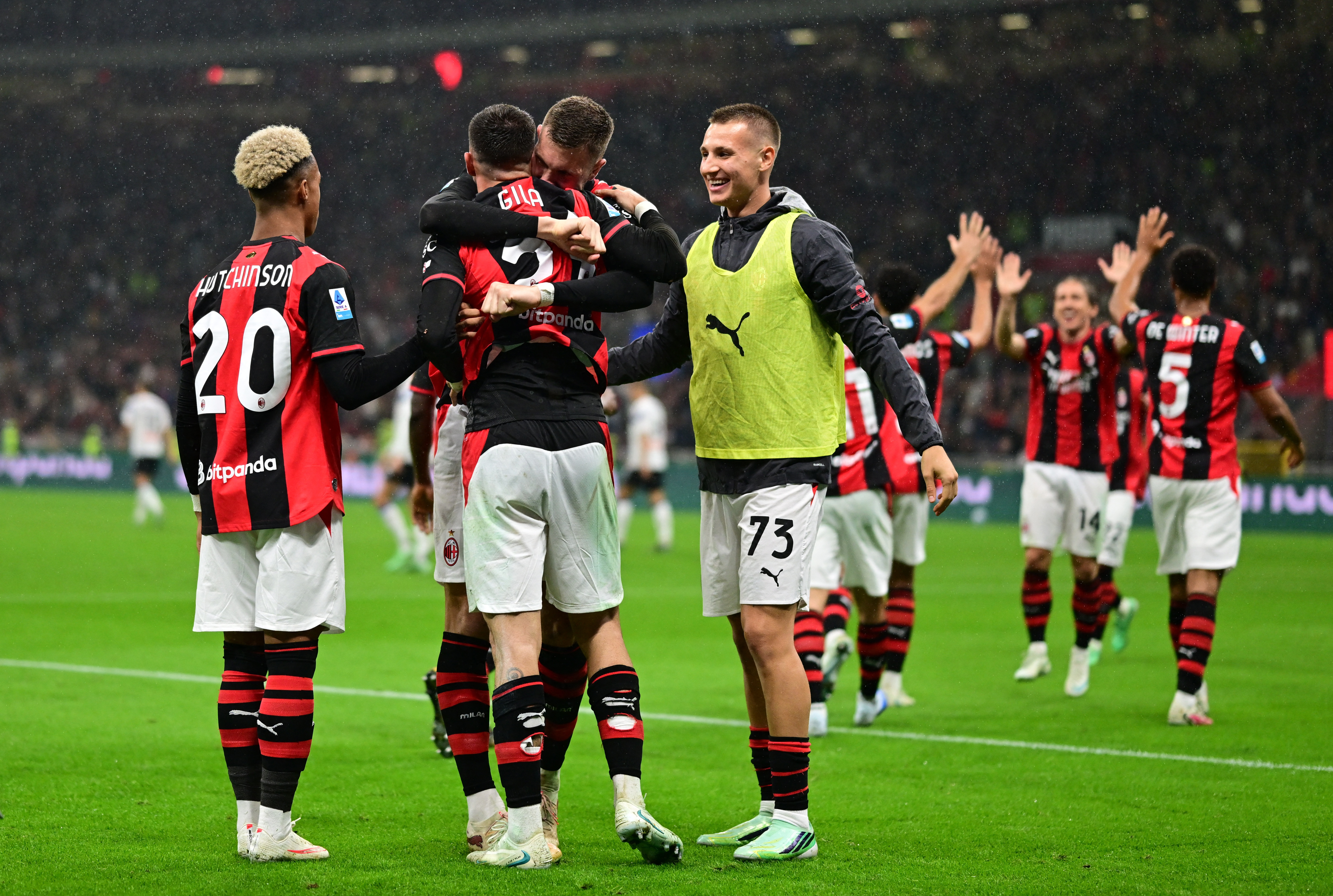 Μίλαν – Αταλάντα 3-2: Αγχώθηκαν, αλλά επέστρεψαν στις νίκες οι «ροσονέρι» στη Serie A