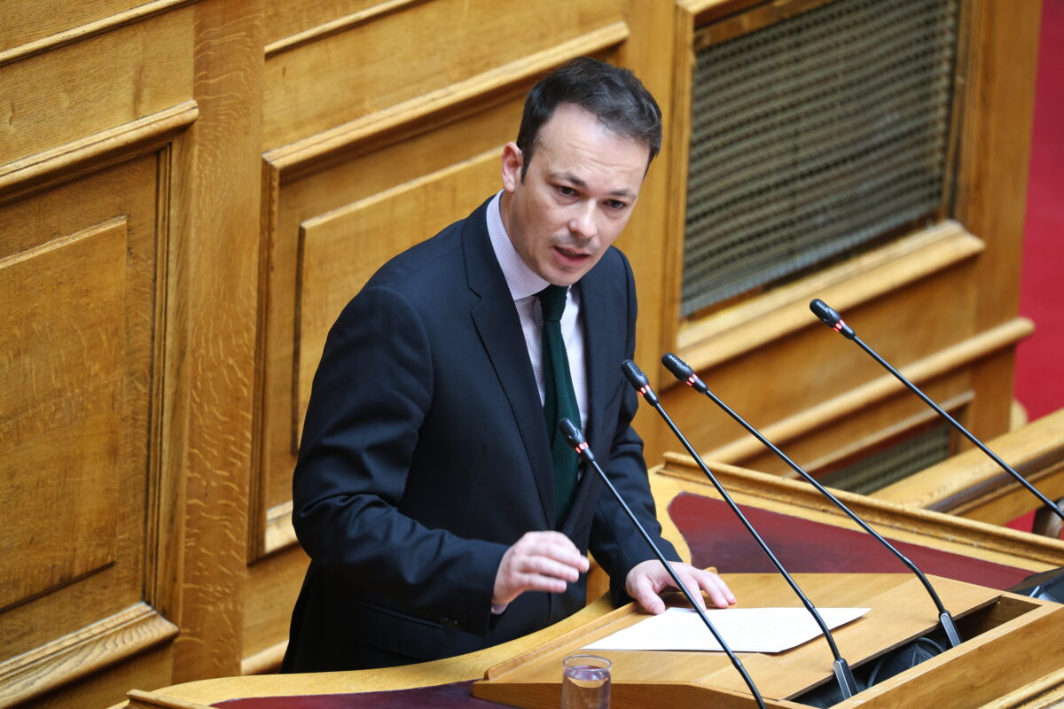 Ανακοινώθηκε στη Βουλή η παραίτηση Ζαμπάρα - Συνεχίζει με την ΕΛΑΣ του Αλέξη Τσίπρα