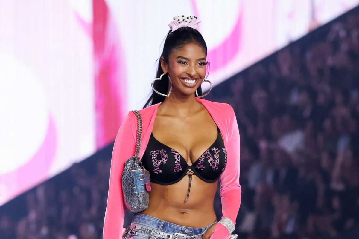 Victoria's Secret: Η Ναταλία Μπράιαντ, κόρη του Κόμπι Μπράιαντ περπάτησε για πρώτη φορά στην πασαρέλα