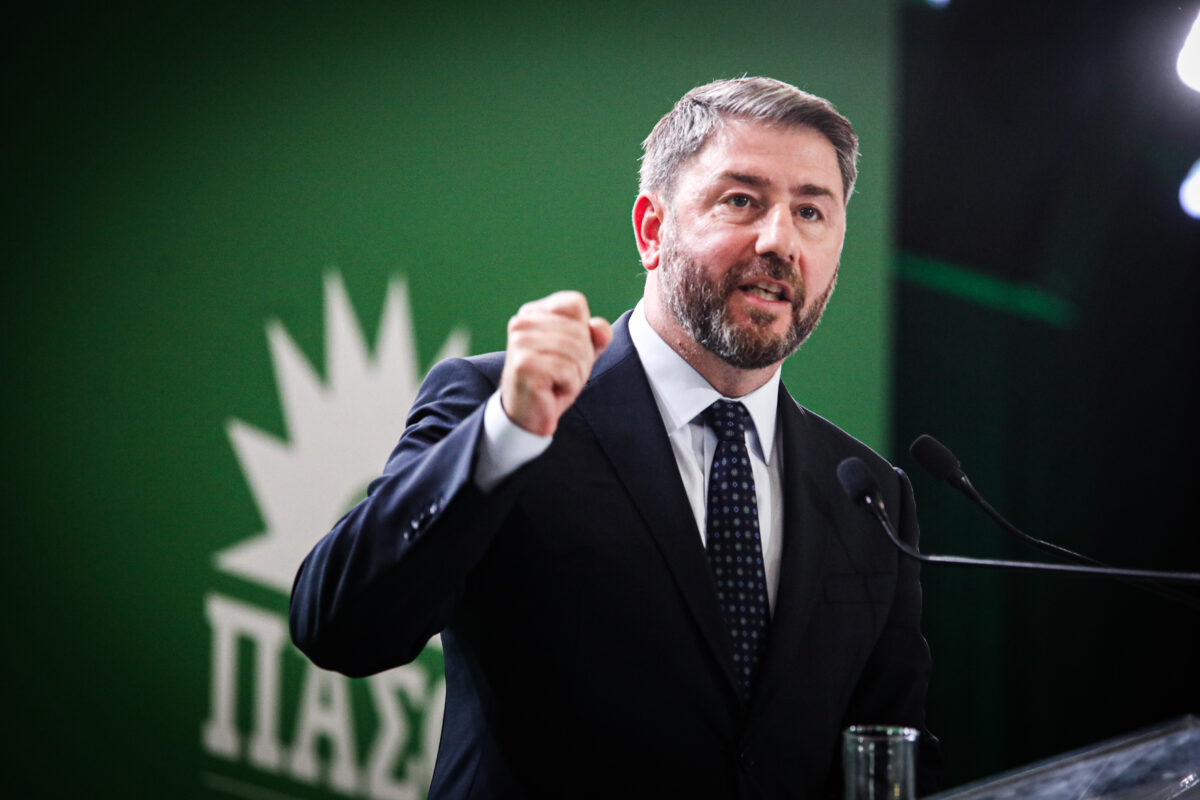 Ανδρουλάκης: «Αντίπαλός μου είναι ο λαϊκισμός και η διαφθορά» - Αιχμές για Μητσοτάκη και Τσίπρα, στόχος η ήττα της ΝΔ