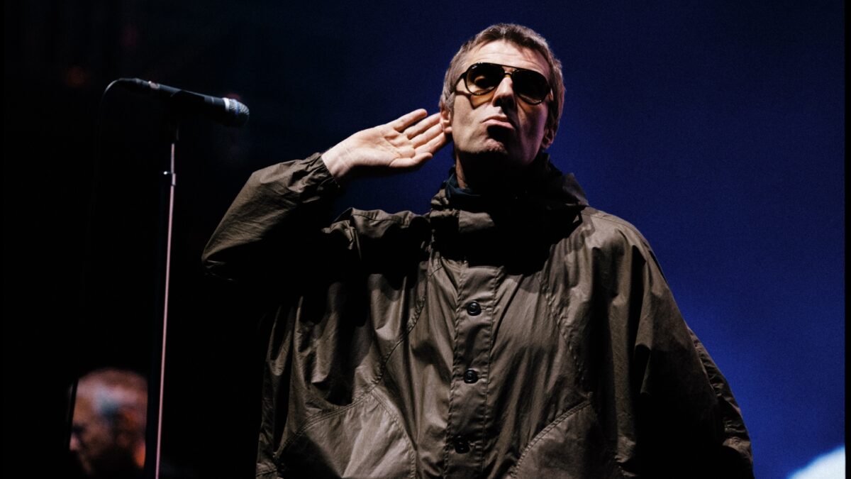 Στο Disney+ το «Oasis: Don’t look back in anger» και ακυκλοφόρητο υλικό από τη συνέντευξη των Liam και Noel Gallagher
