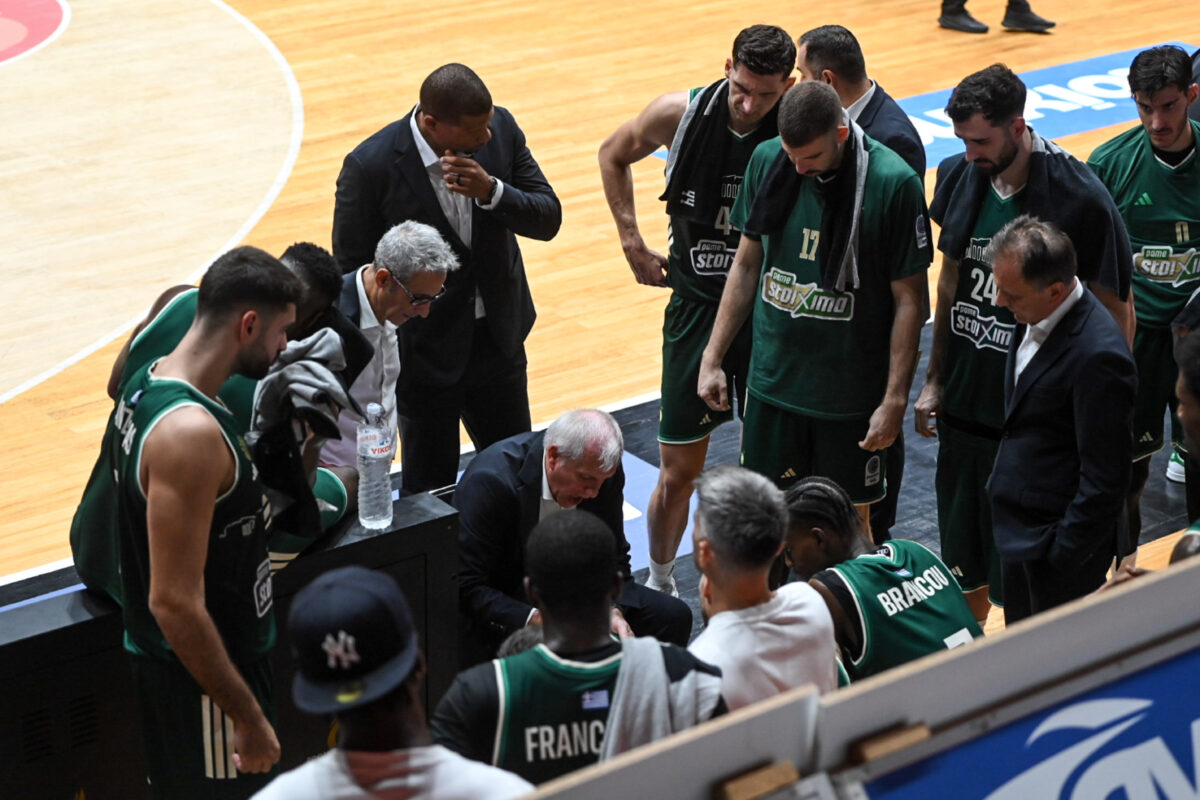 Προμηθέας Πάτρας - Παναθηναϊκός: Έξαλλος ο Ομπράντοβιτς τα «έχωσε» στον Μαντζούκα