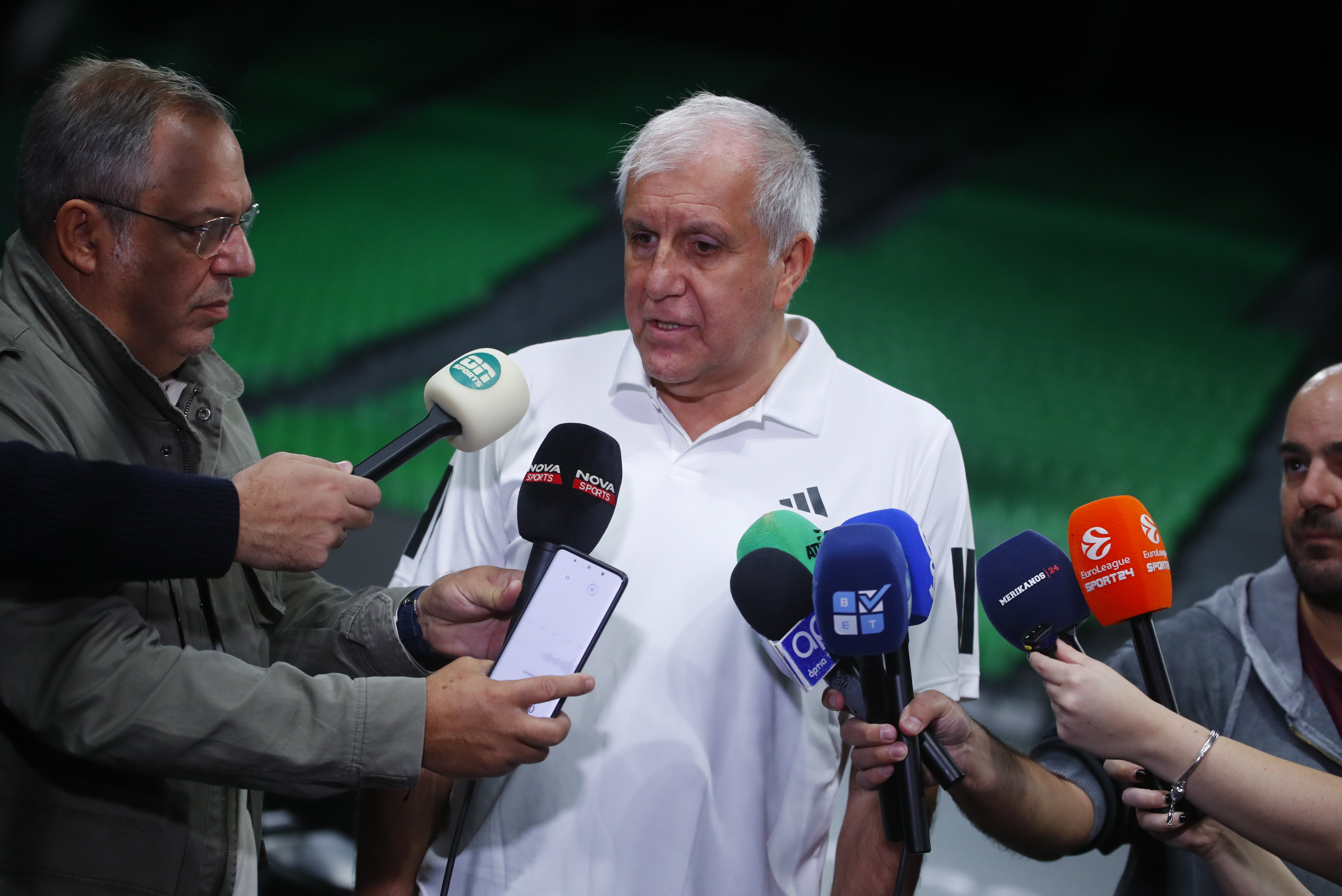 Ζέλικο Ομπράντοβιτς για Λευτέρη Μαντζούκα: «Αν καταλαβαίνετε εσείς ότι δουλεύει σκληρά, σκεφτείτε εγώ»