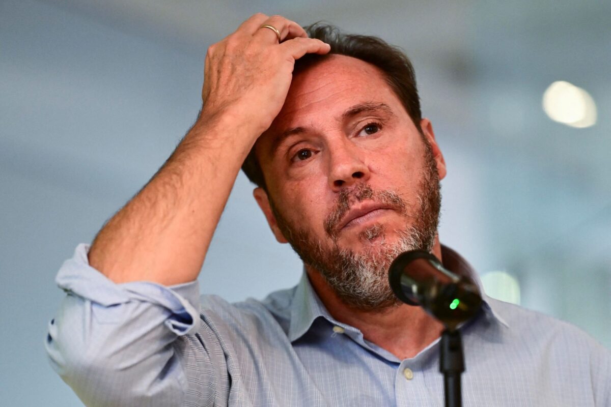 Spain's Minister of Transport, Oscar Puente, speaks to the media after the collision of two high-speed trains between the towns of Mora and Orgaz, in Madrid, Spain, October 28, 2026. REUTERS