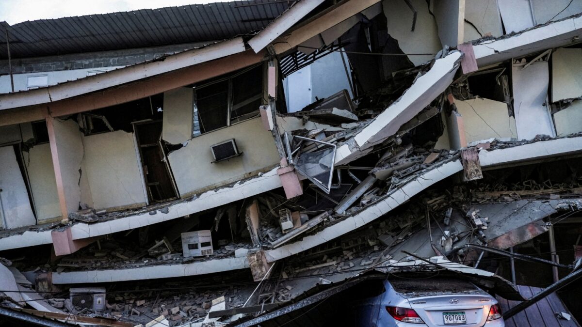  REUTERS
