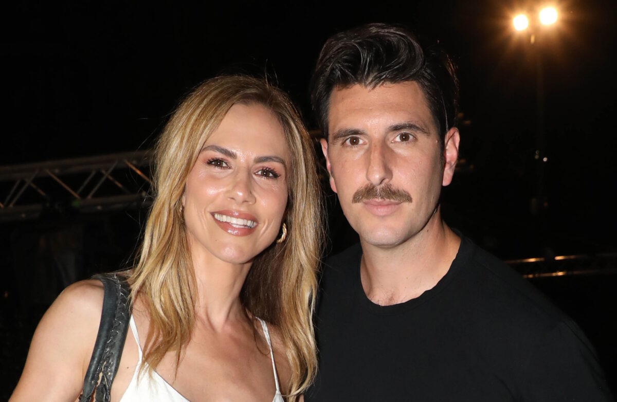 Ντορέττα Παπαδημητρίου και Γιώργος Γεροντιδάκης μέσα σε εργοστάσιο σοκολάτας στη Ζυρίχη της Ελβετίας