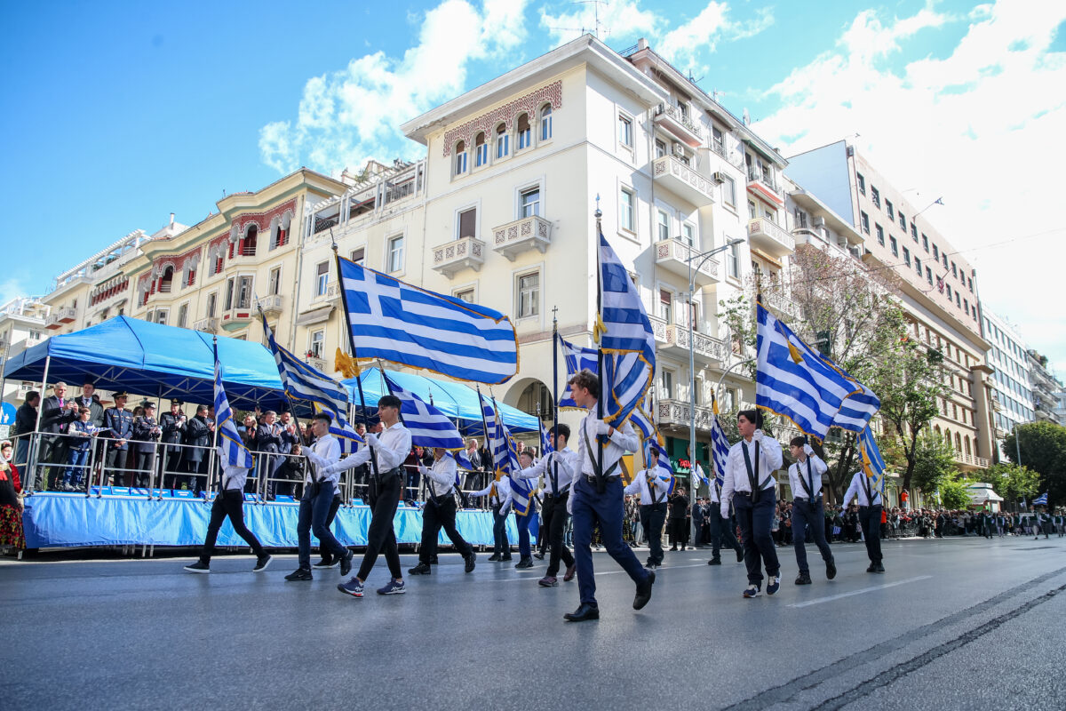 28η Οκτωβρίου: Με παλμό και περηφάνεια η μαθητική παρέλαση στη Θεσσαλονίκη για την επέτειο του «ΟΧΙ»