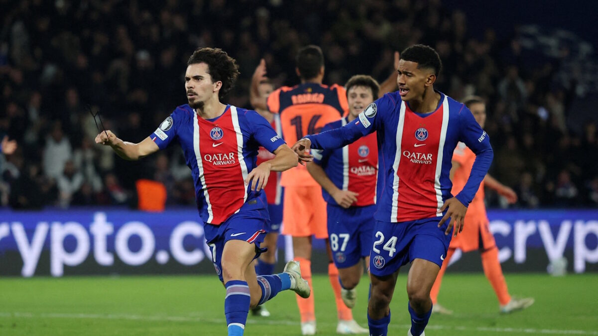 Βαθμολογία Champions League μετά τα Παρί – Μπαρτσελόνα 4-2,  Λίβερπουλ – Βιγιαρεάλ 4-3 και Στουτγκάρδη – Ατλέτικο 1-1: H ΑΕΚ στην 27η θέση, όλα τα αποτελέσματα της βραδιάς