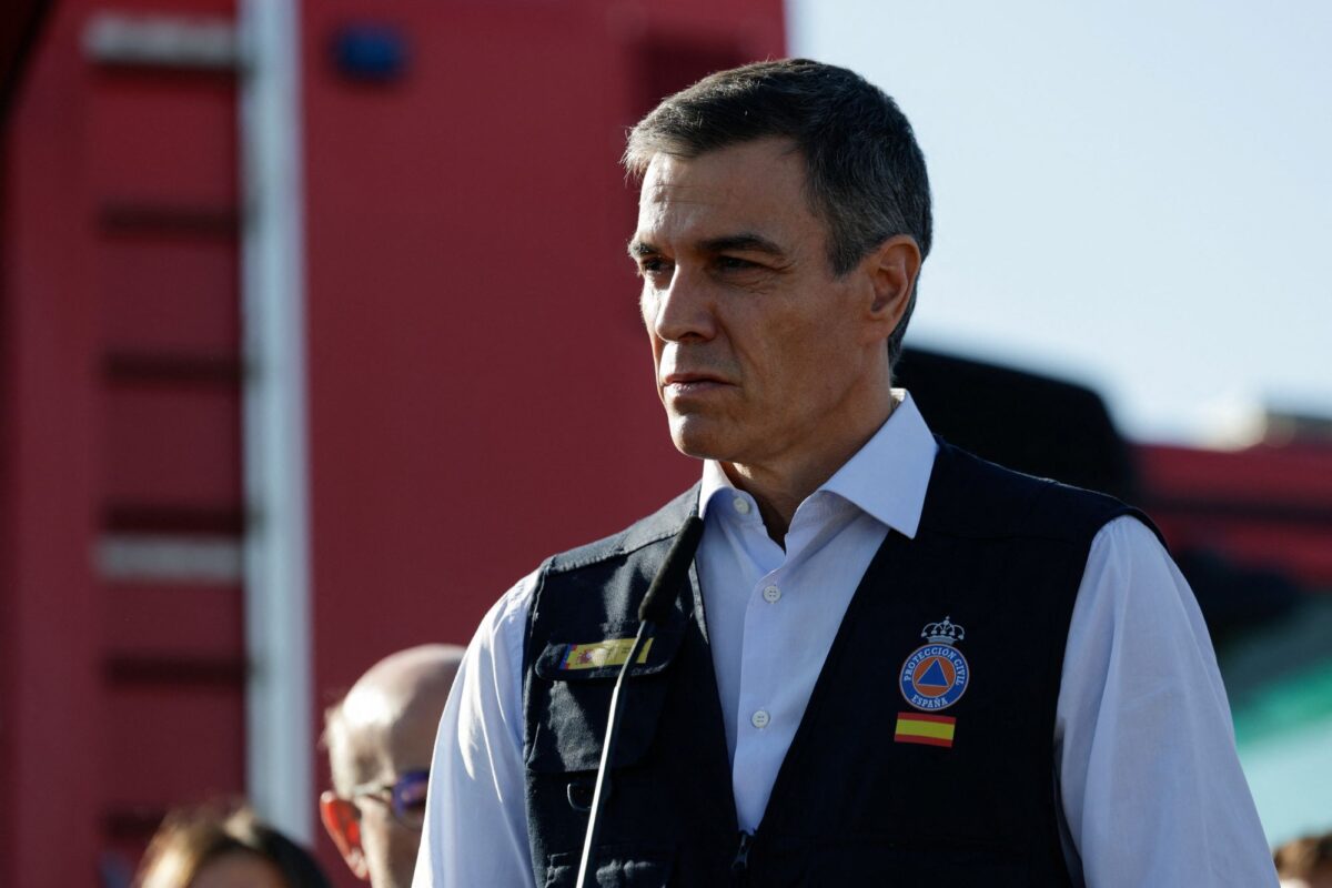 Πέδρο Σάντσεθ: Η σιδηροδρομική τραγωδία ρίχνει βαριά σκιά στην προεκλογική του εκστρατεία - Πιέσεις για τον υπουργό Μεταφορών