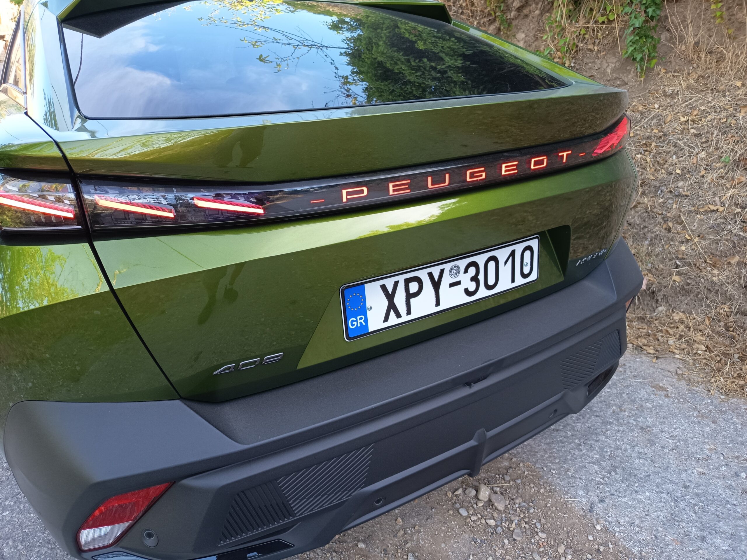 peugeot-408-1-2-hybrid