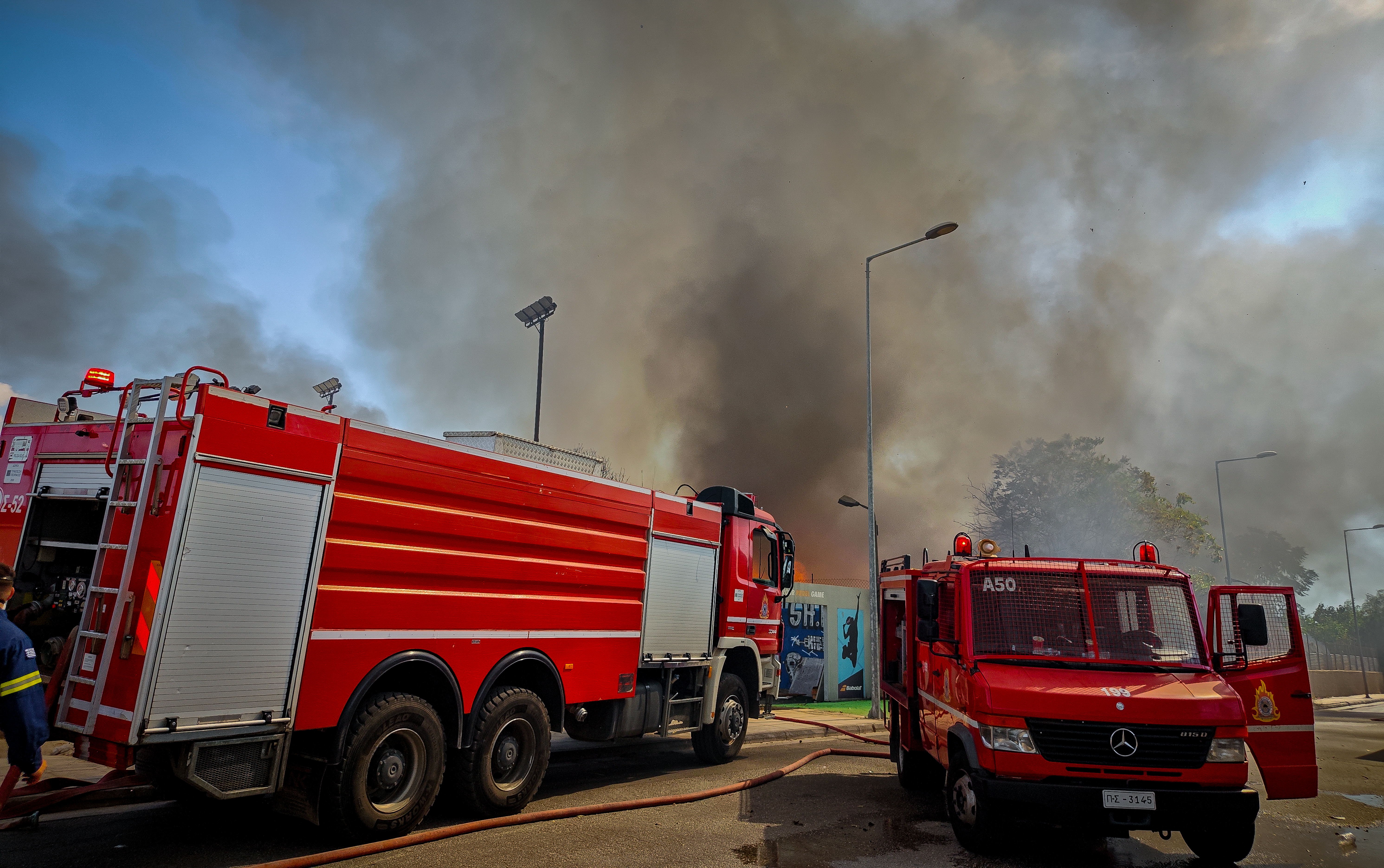 Φωτιά σε εταιρεία ανακύκλωσης στη Θεσσαλονίκη: «Πνίγηκαν» στον καπνό τα Διαβατά