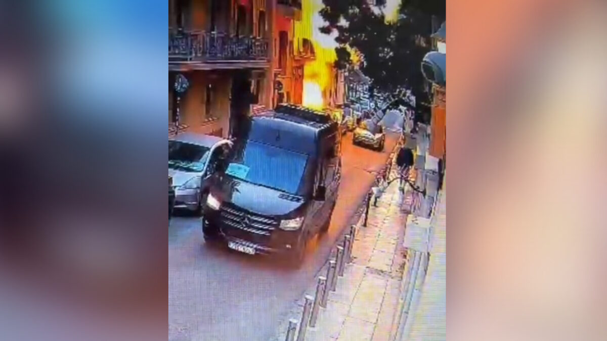 Πλάκα: Κλέφτες χαλκού προκάλεσαν την φονική έκρηξη με τους 6 νεκρούς – Σοκαριστικές εικόνες με σχολικό να περνάει στο δευτερόλεπτο πριν το «μπαμ»